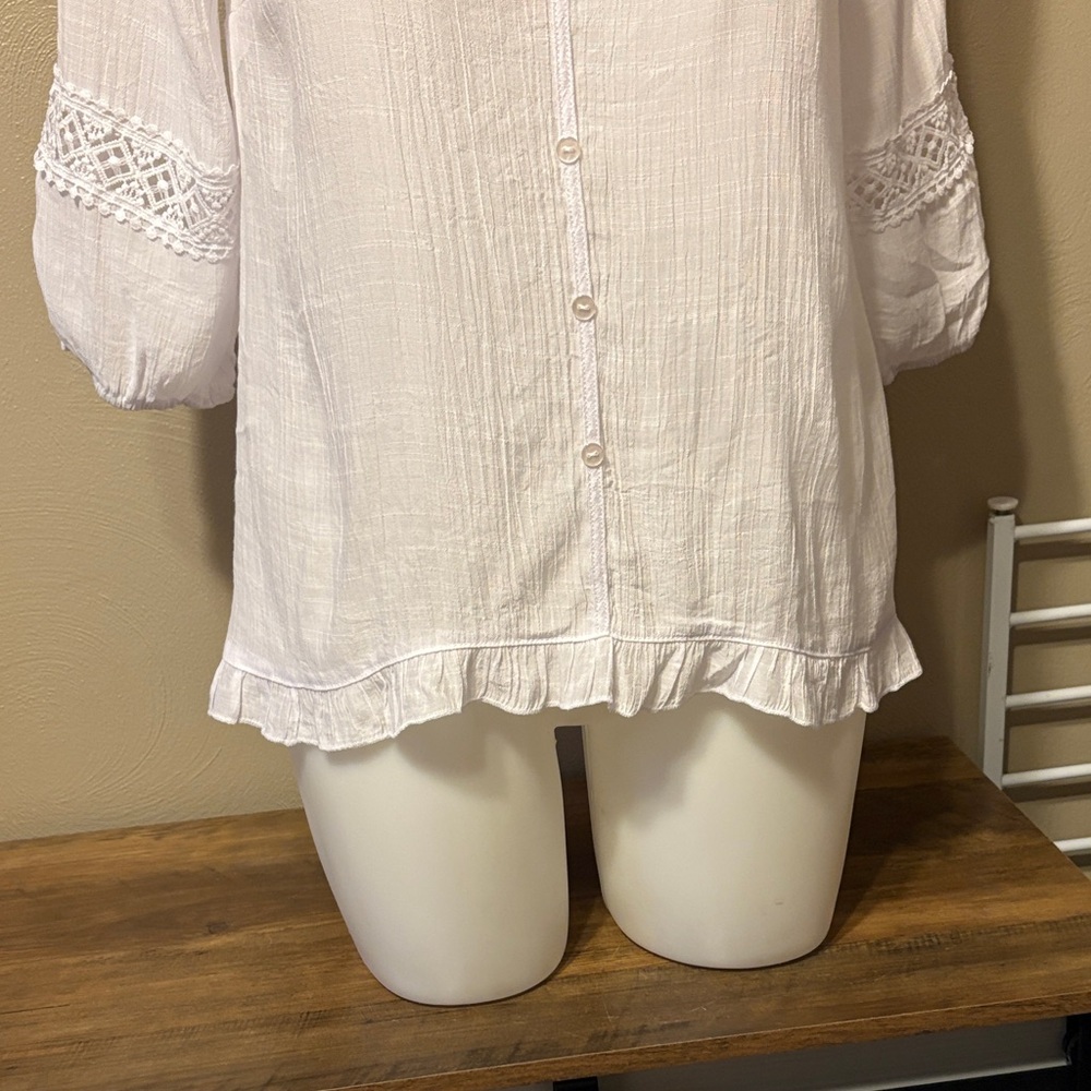 Unique Spectrum White Button-Up Women's Top - Picture 5 of 7